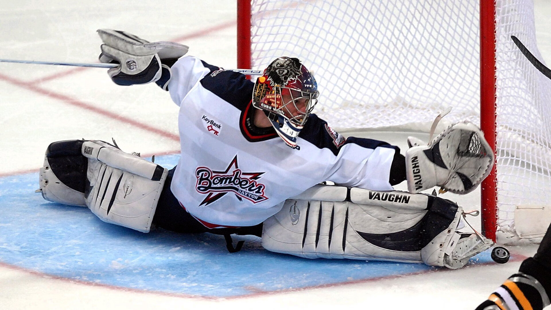 赛事回放:关键局复盘:如何通过视野掌控奠定胜局,lol视野掌控什么意思