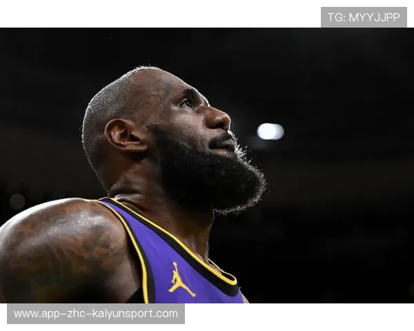 湖人队士气高昂，誓夺季后赛门票，湖人主场时隔8年再迎季后赛