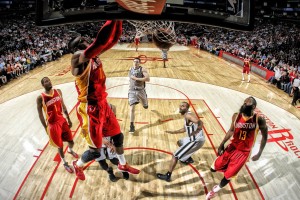 开云全站下载-野外赛道突发天气，赛事组委会果断调整路线，野外赛车场地